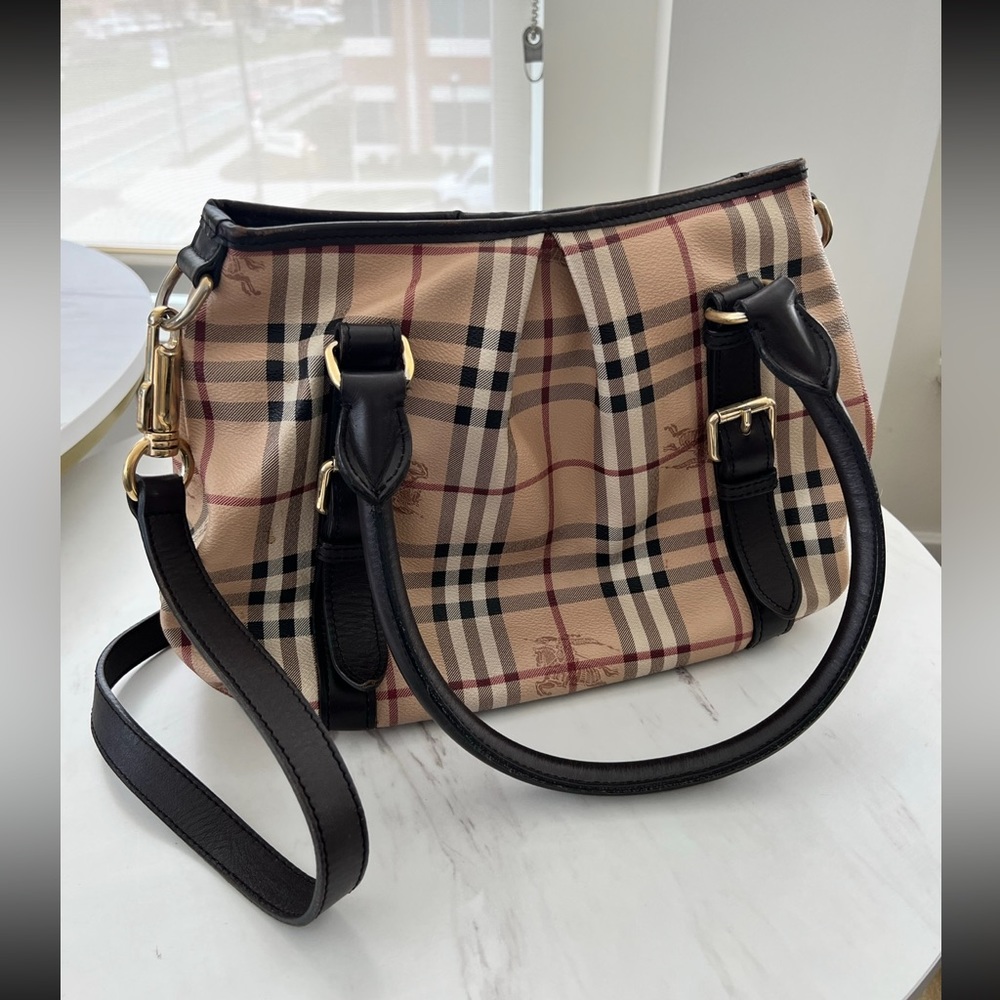 Burberry vintage handbag.